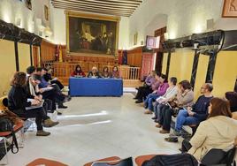 La reunión tuvo lugar en el Salón de Plenos del Ayuntamiento de Caravaca de la Cruz.