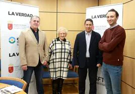 Manuel Tornel, Irene Guillén, Carlos Mirabet y Pablo Nicolás, en el desayuno informativo celebrado en las instalaciones de LA VERDAD, ayer.