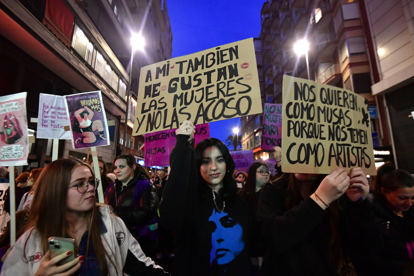 La manifestación del 8M en Murcia, en imágenes