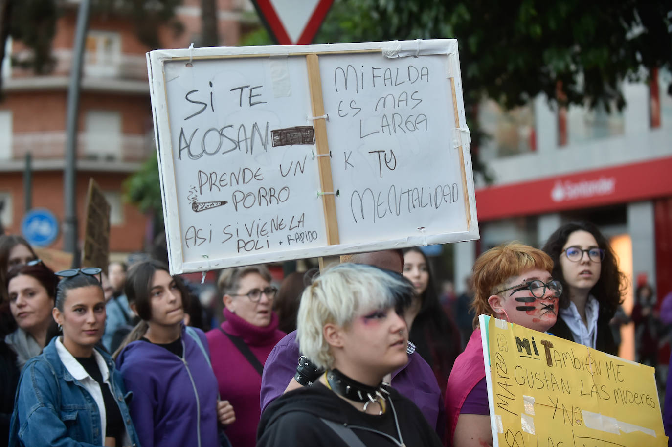 La manifestación del 8M en Murcia, en imágenes