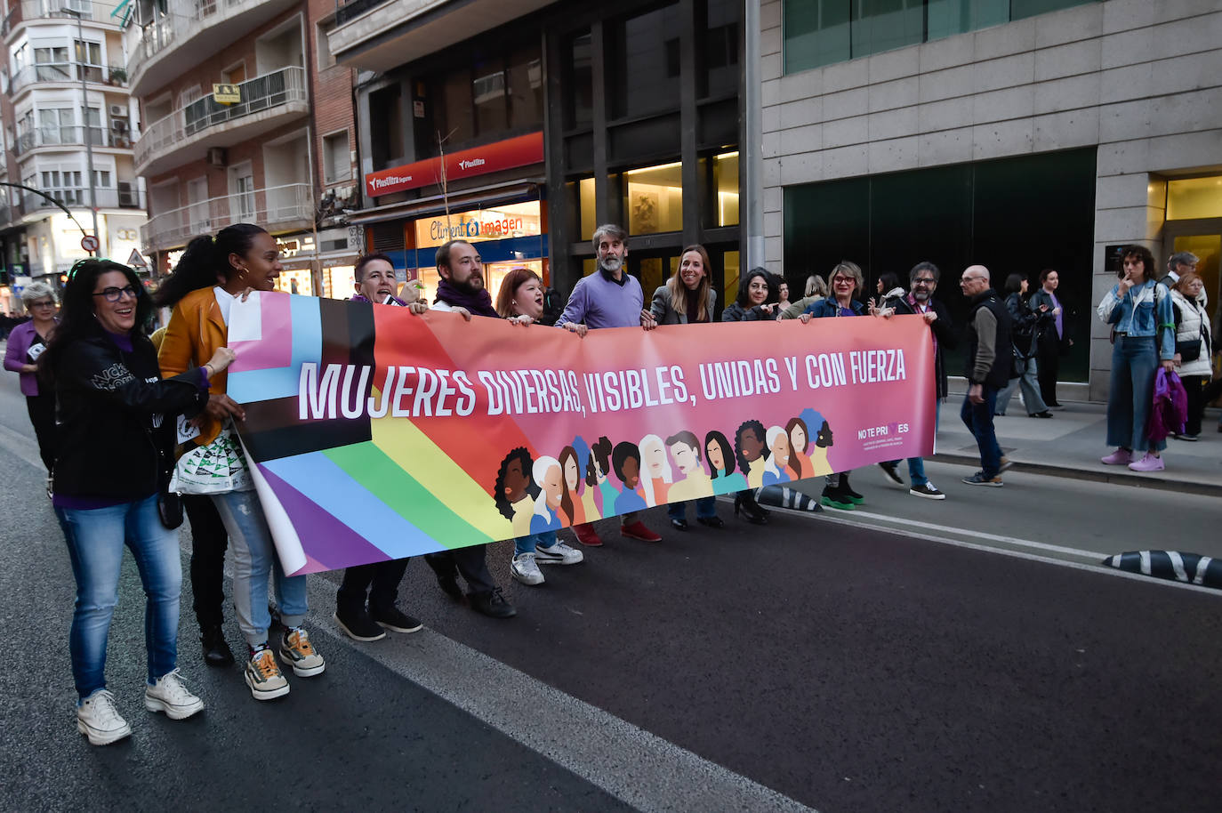 La manifestación del 8M en Murcia, en imágenes