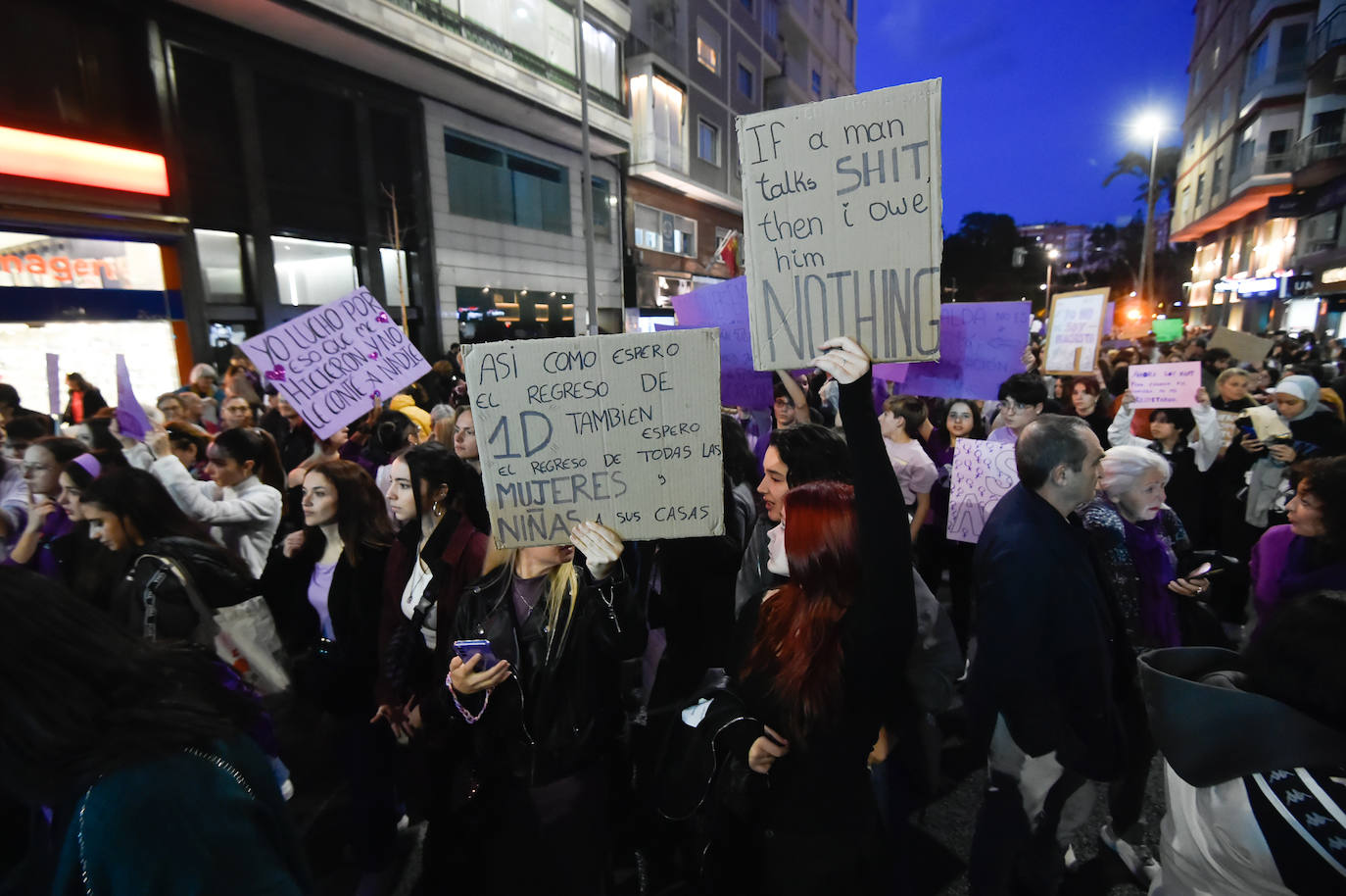 La manifestación del 8M en Murcia, en imágenes