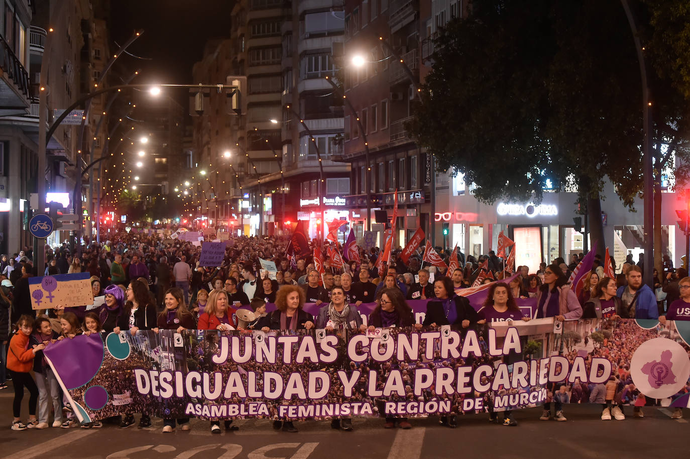 La manifestación del 8M en Murcia, en imágenes