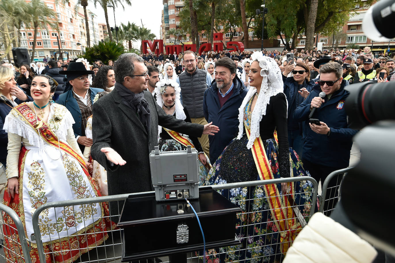 Las imágenes de la mascletá en la Circular de Murcia