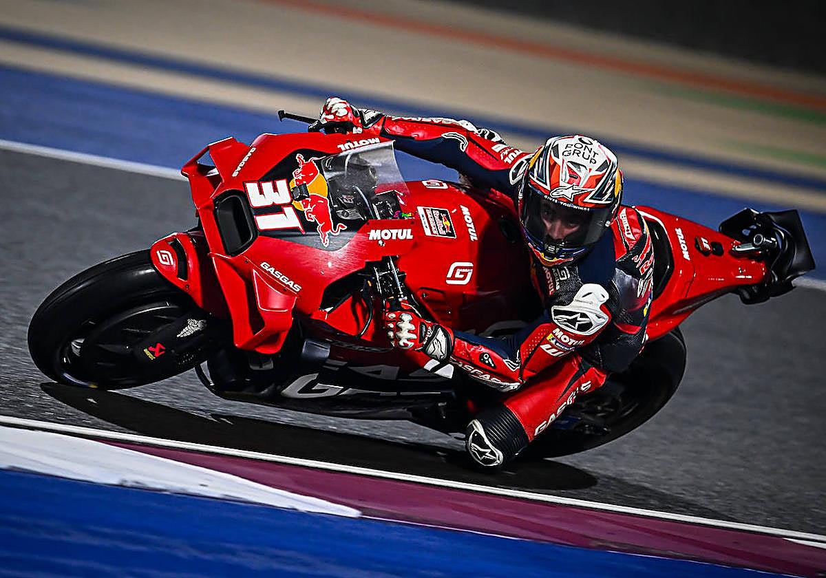 Pedro Acosta encima de su moto, en una imagen de archivo.