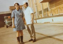María y Manuel, en la factoría Micarna, en Suiza, a primeros de los años 70.