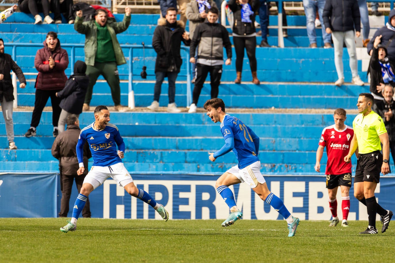 La derrota del Real Murcia frente al Linares Deportivo, en imágenes