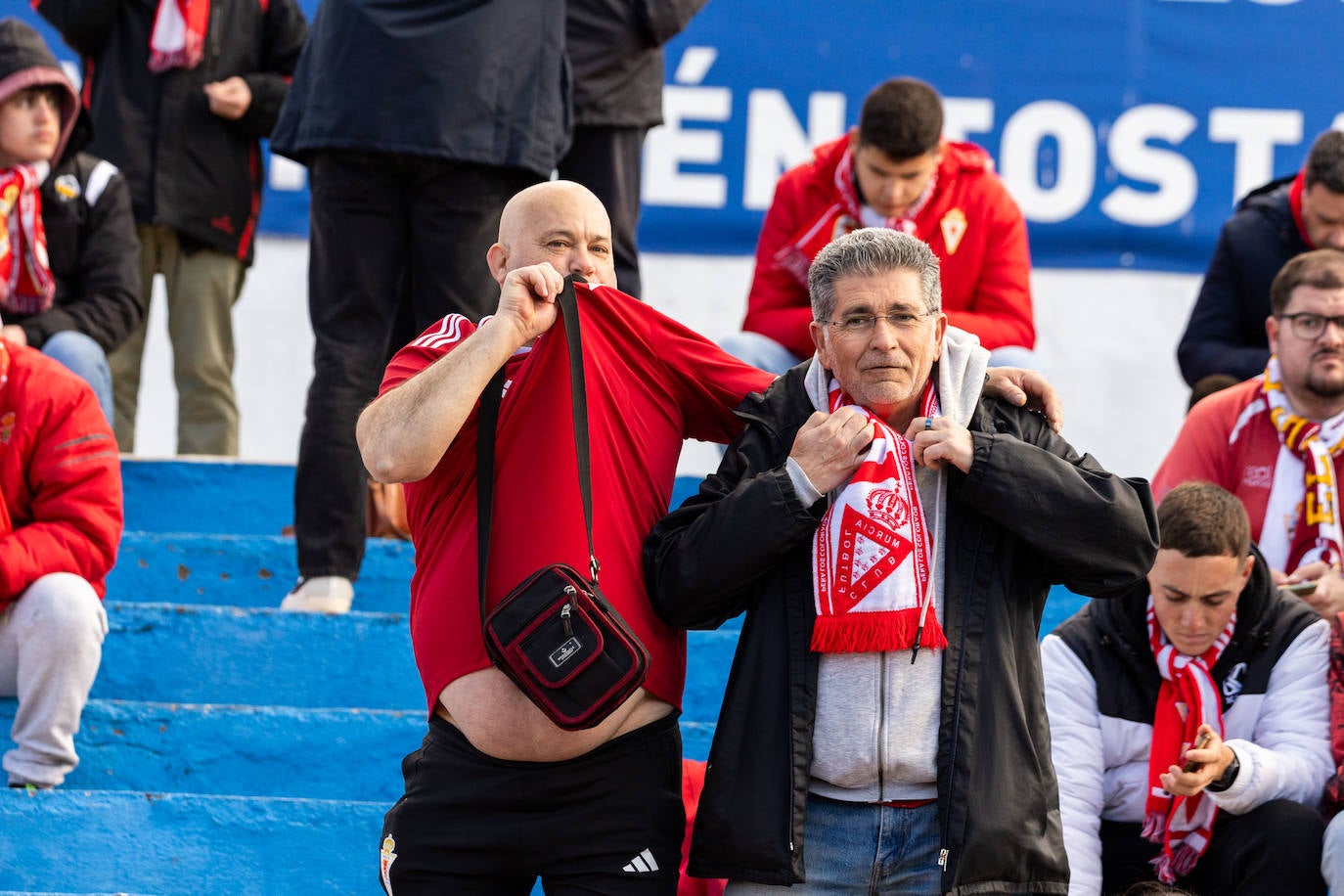 La derrota del Real Murcia frente al Linares Deportivo, en imágenes