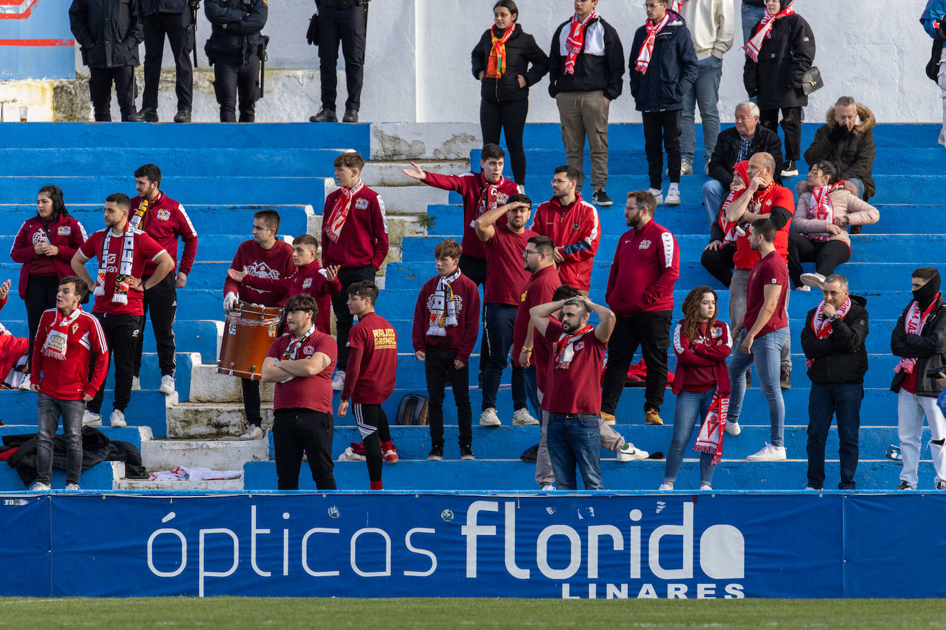 La derrota del Real Murcia frente al Linares Deportivo, en imágenes