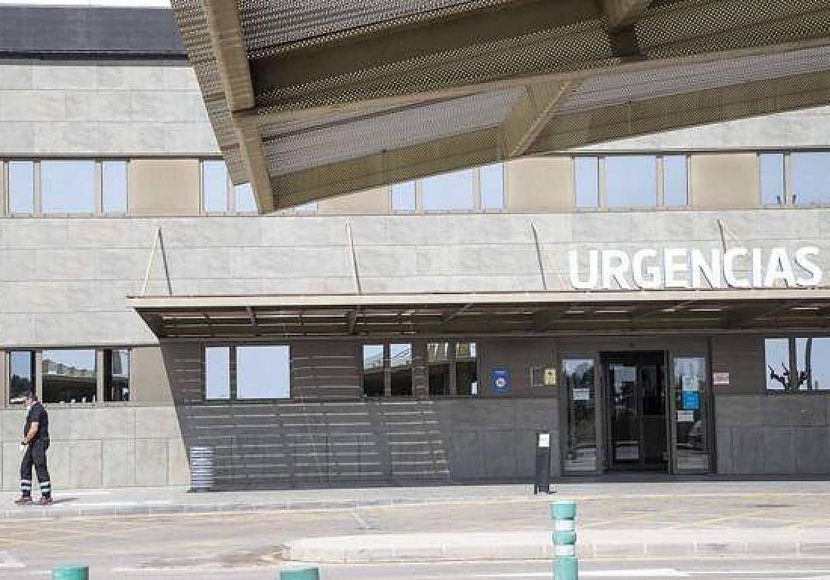 Puerta de Urgencias del hospital Los Arcos del Mar Menor, en una imagen de archivo.