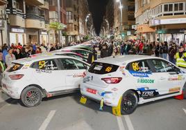 Concentración de cohes en Lorca por el Rallye Tierras Altas.