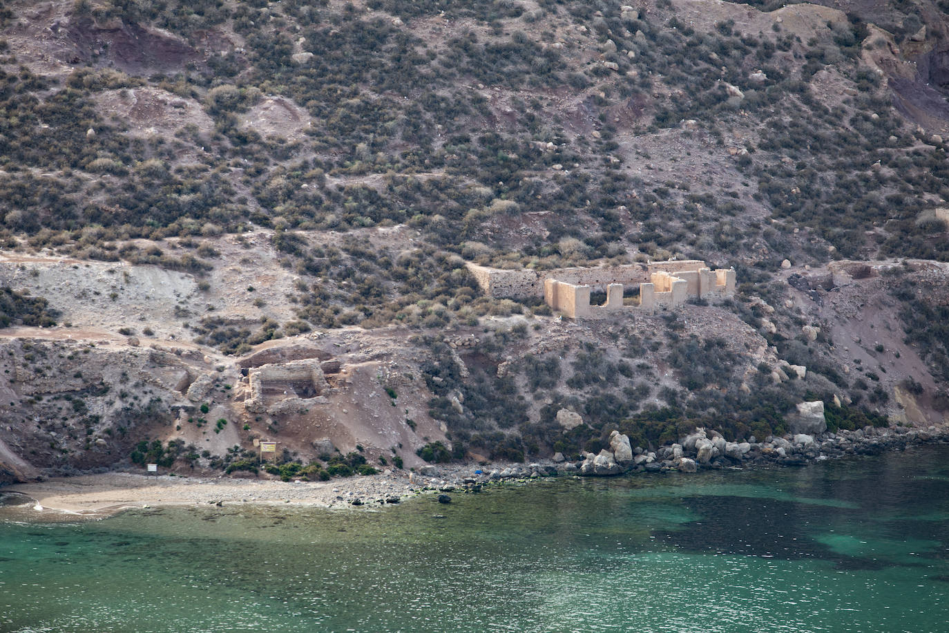 Imágenes de la Isla del Fraile, una joya del patrimonio escondida en Águilas