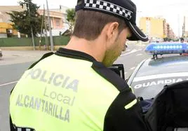 Un Policía Local de Alcantarilla, en una foto de archivo.