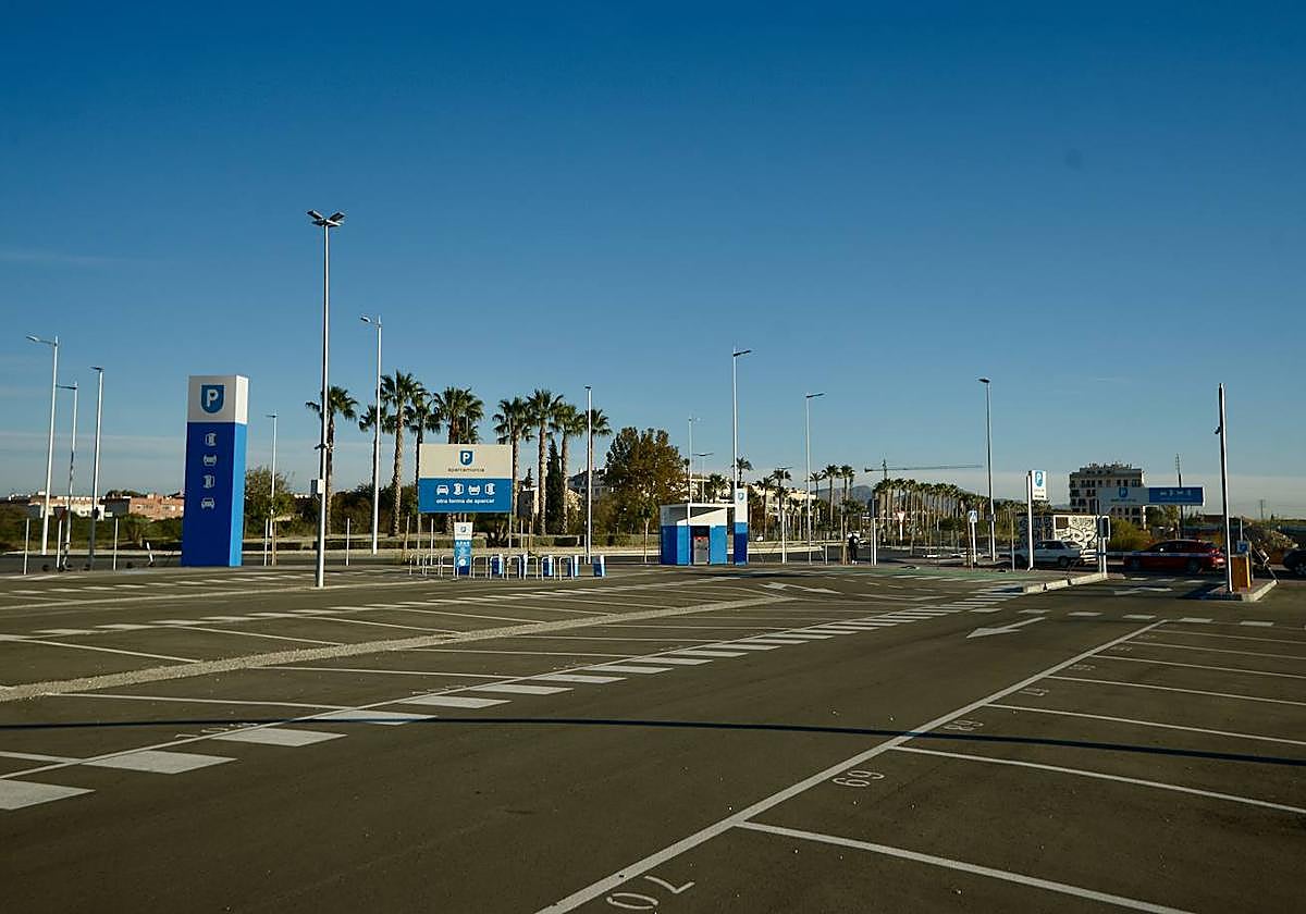 Aparcamiento disuasorio de Almirante Loaysa de Murcia.
