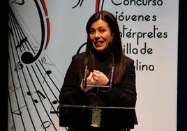 La directora de orquesta Virginia Martínez en la gala final del X Concurso de Jóvenes Intérpretes Villa de Molina.