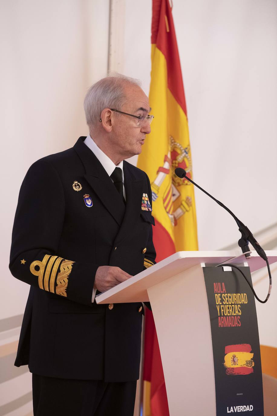La inauguración del Aula de Seguridad y Fuerzas Armadas, en imágenes
