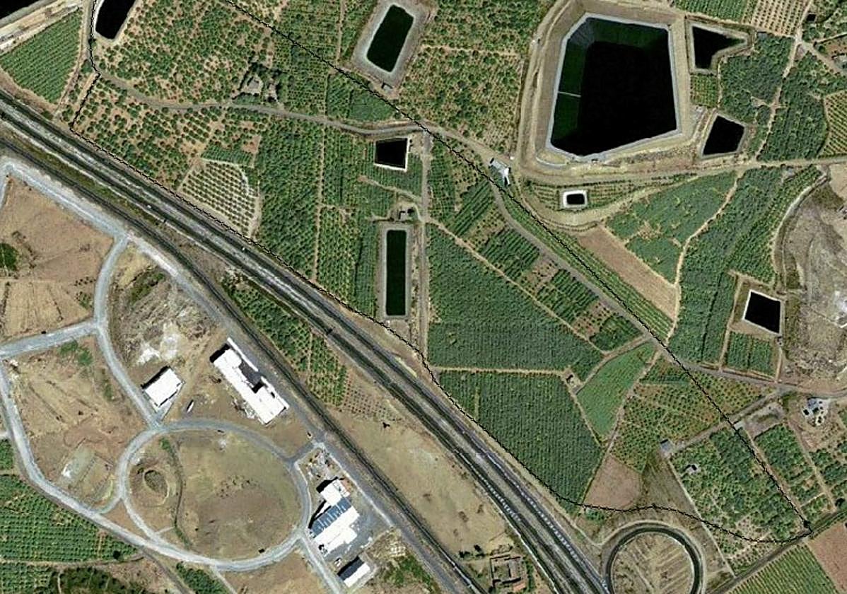 Imagen aérea del polígono industrial de Blanca, con la zona que se ampliará en los próximos meses entre las naves y la autovía.