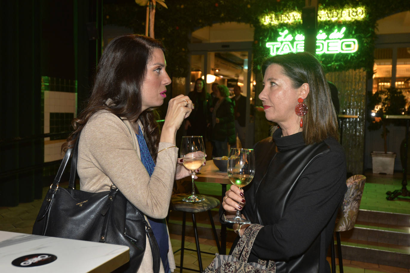 Las imágenes del cóctel de bienvenida en el Mercado de Correos de Murcia