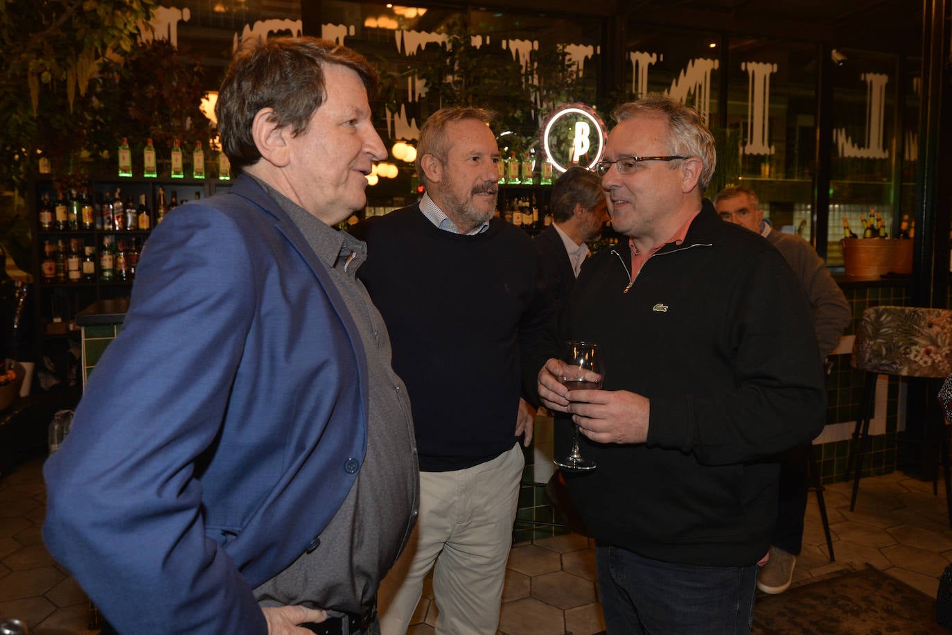 Las imágenes del cóctel de bienvenida en el Mercado de Correos de Murcia