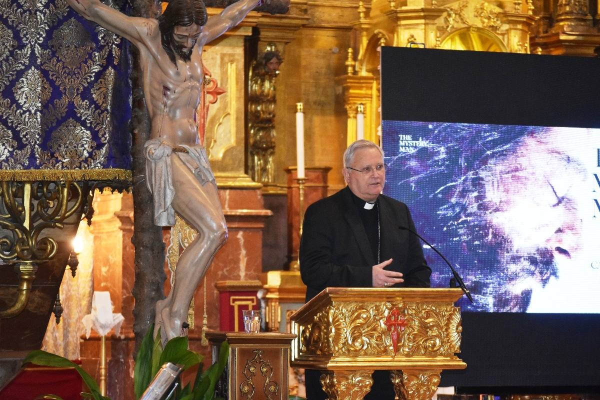 La Compañía abre sus puertas a «The Mystery Man»