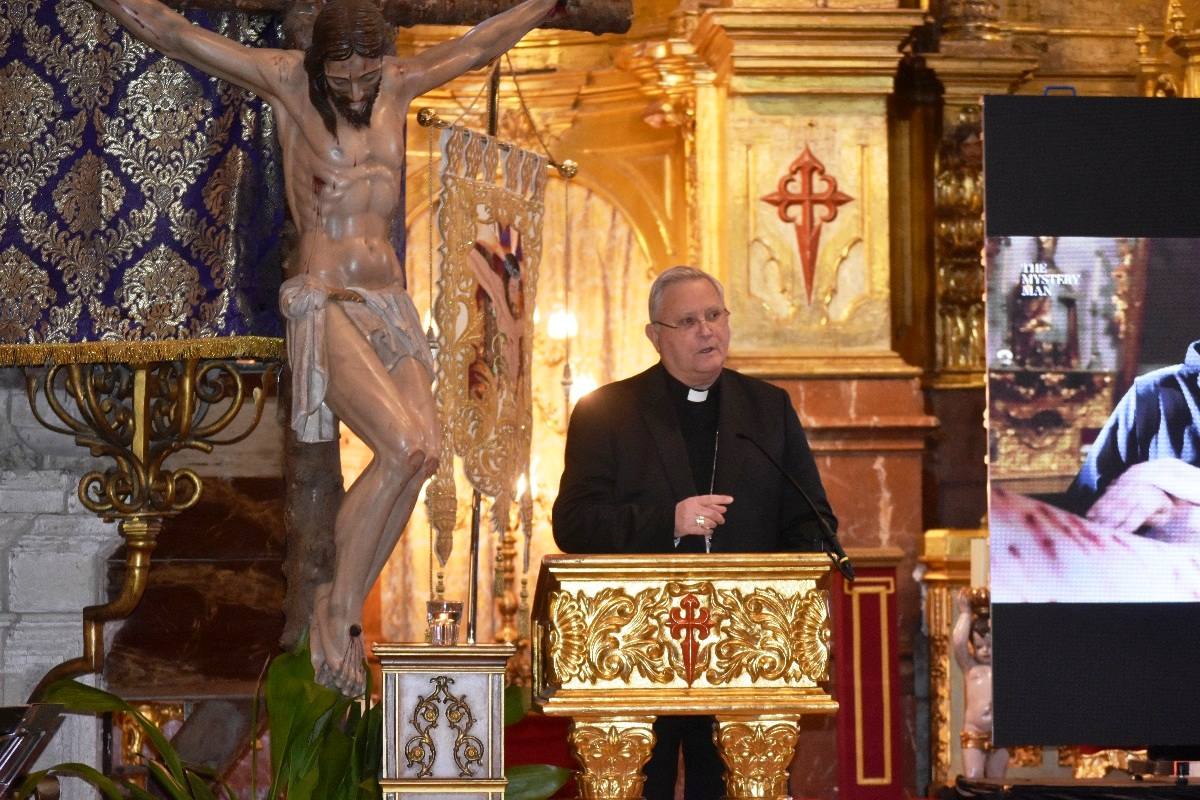 La Compañía abre sus puertas a «The Mystery Man»