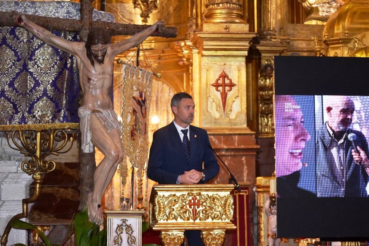 La Compañía abre sus puertas a «The Mystery Man»