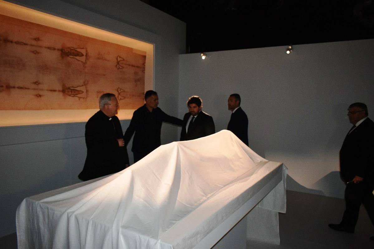 La Compañía abre sus puertas a «The Mystery Man»