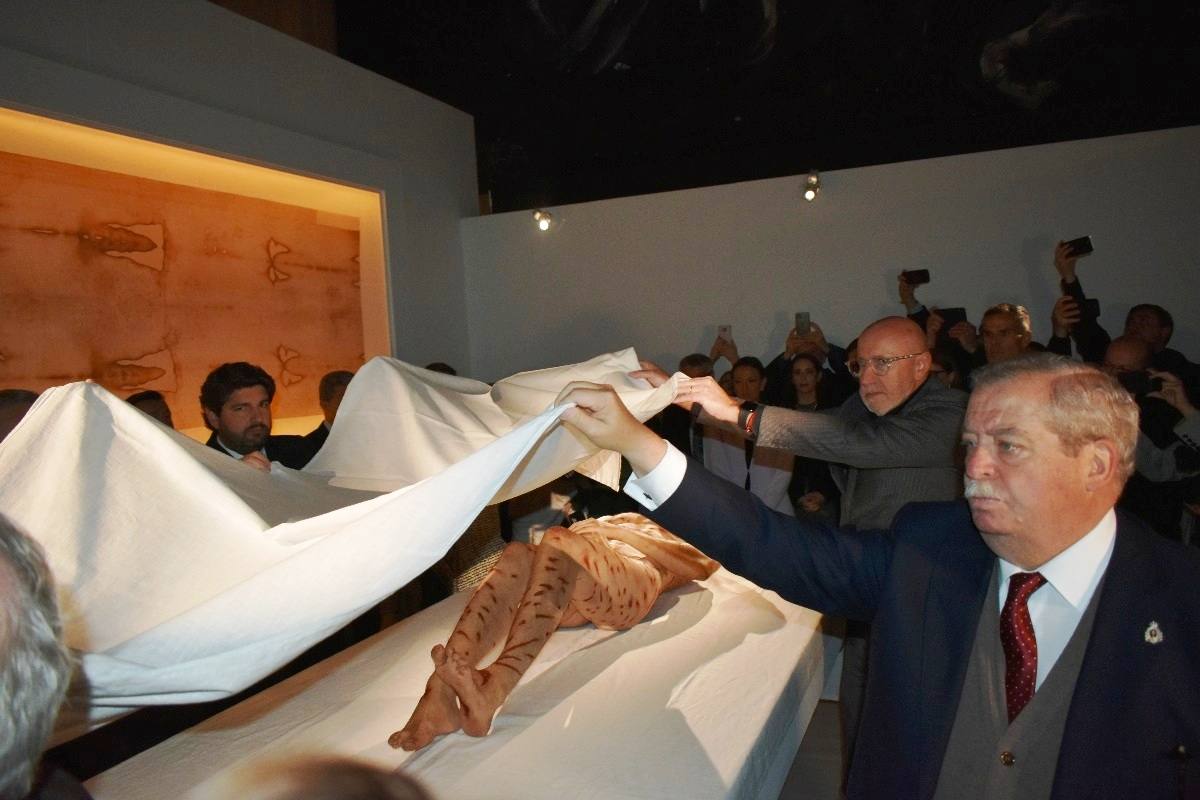 La Compañía abre sus puertas a «The Mystery Man»