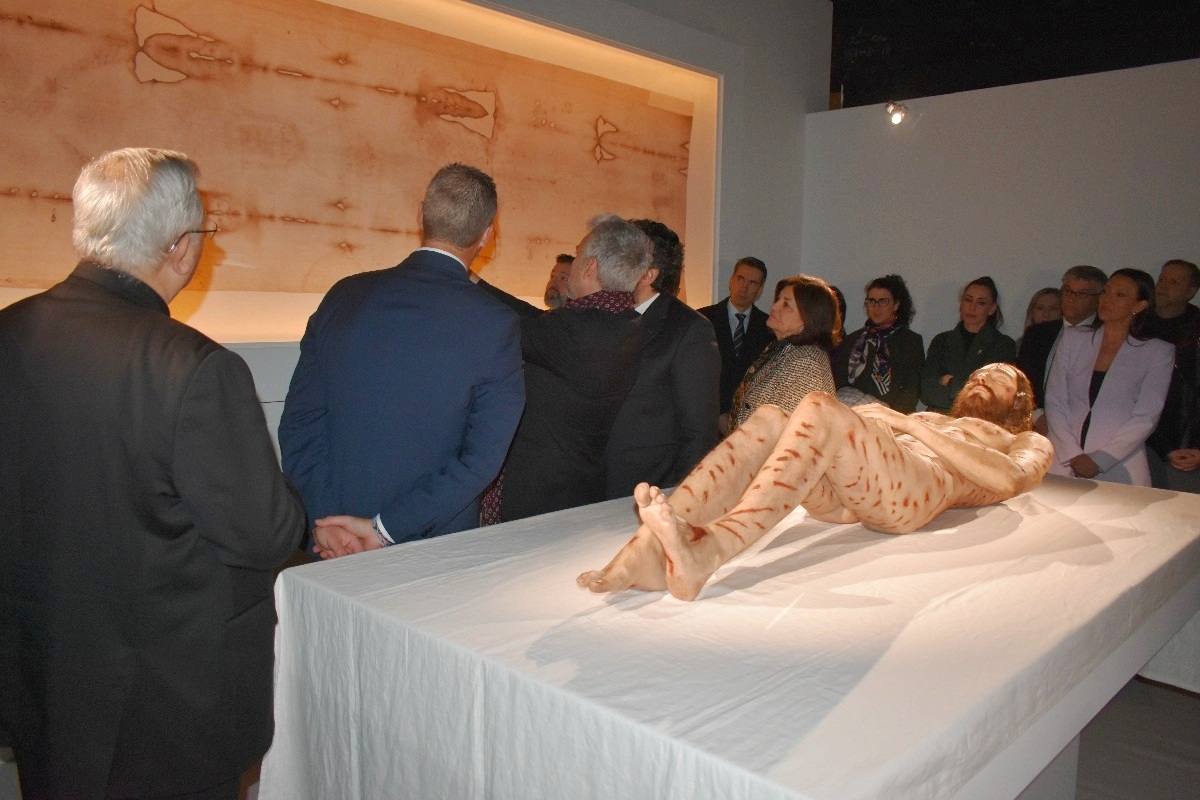 La Compañía abre sus puertas a «The Mystery Man»