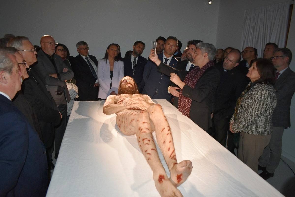 La Compañía abre sus puertas a «The Mystery Man»