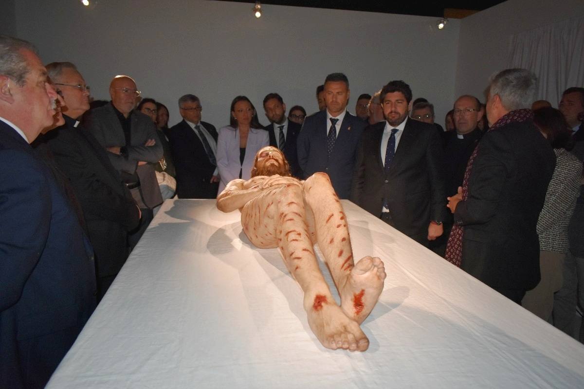 La Compañía abre sus puertas a «The Mystery Man»