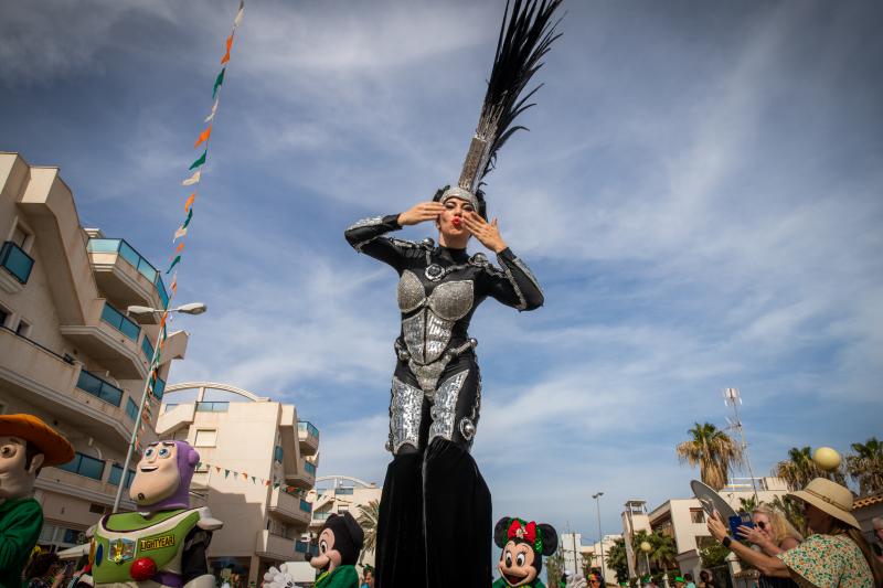 San Patricio tiñe de verde las calles de Orihuela Costa