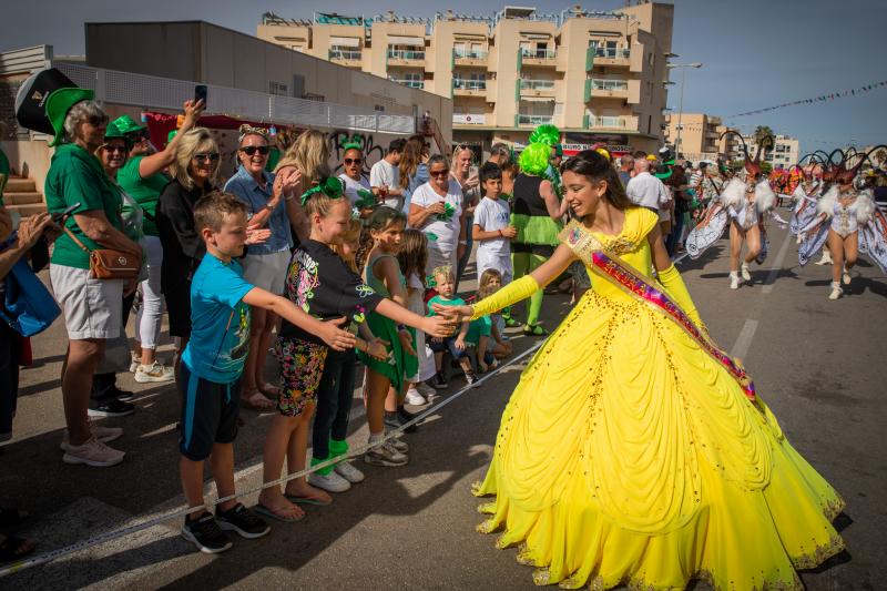 San Patricio tiñe de verde las calles de Orihuela Costa