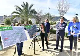 La vicealcaldesa, Rebeca Pérez, explica el proyecto de ampliación de la Vía Verde de Murcia.