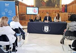 La reunión con los representantes de las empresas de la comarca tuvo lugar en el Salón de Plenos del Ayuntamiento de Caravaca de la Cruz.