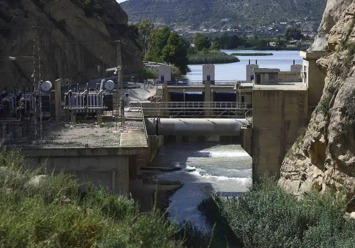 El Azud de Ojós, de donde parte los canales del Trasvase.