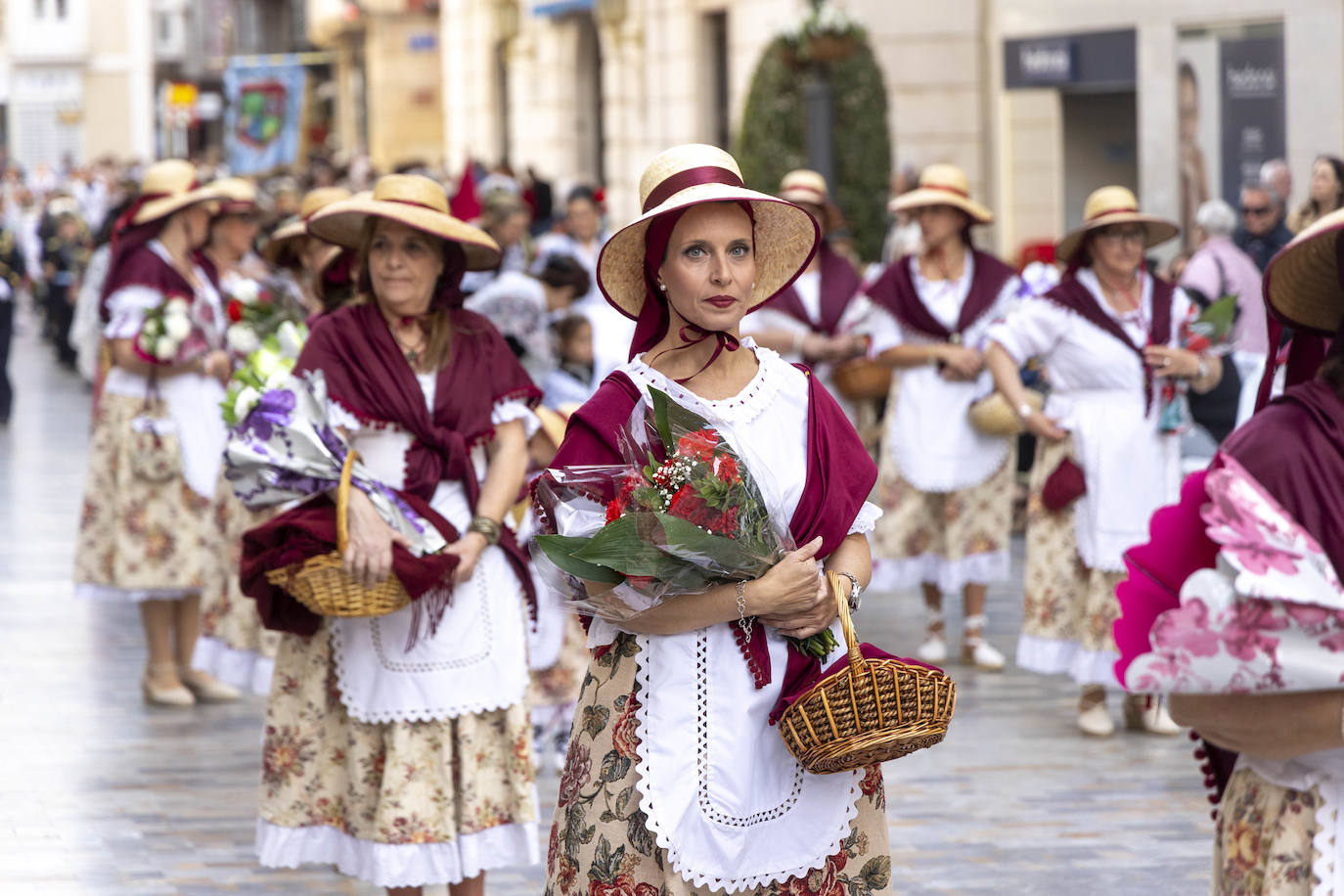 La ofrenda floral de Viernes de Dolores de Cartagena, en imágenes