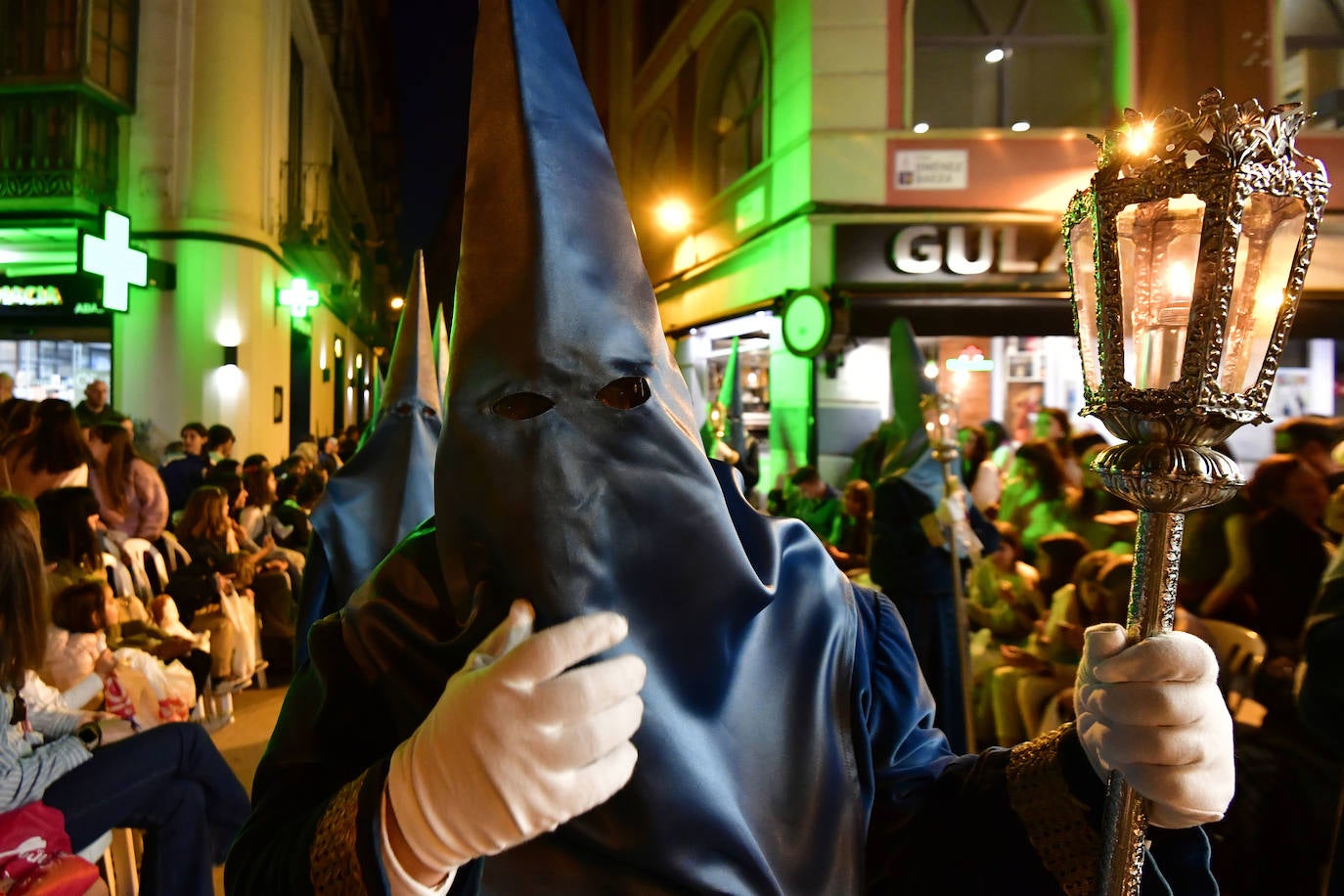 La procesión del Cristo del Amparo del Viernes de Dolores en Murcia, en imágenes