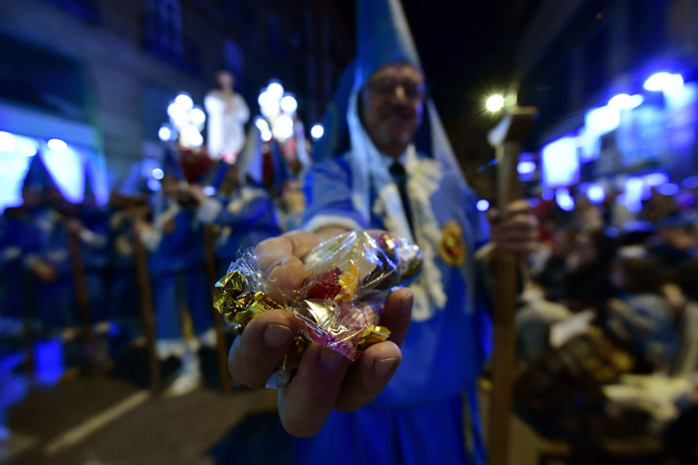 La procesión del Cristo del Amparo del Viernes de Dolores en Murcia, en imágenes