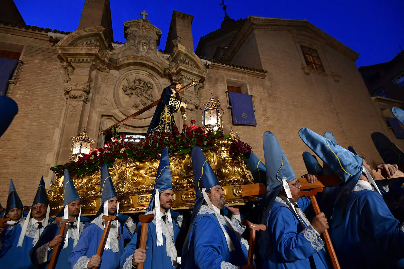 La procesión del Cristo del Amparo del Viernes de Dolores en Murcia, en imágenes