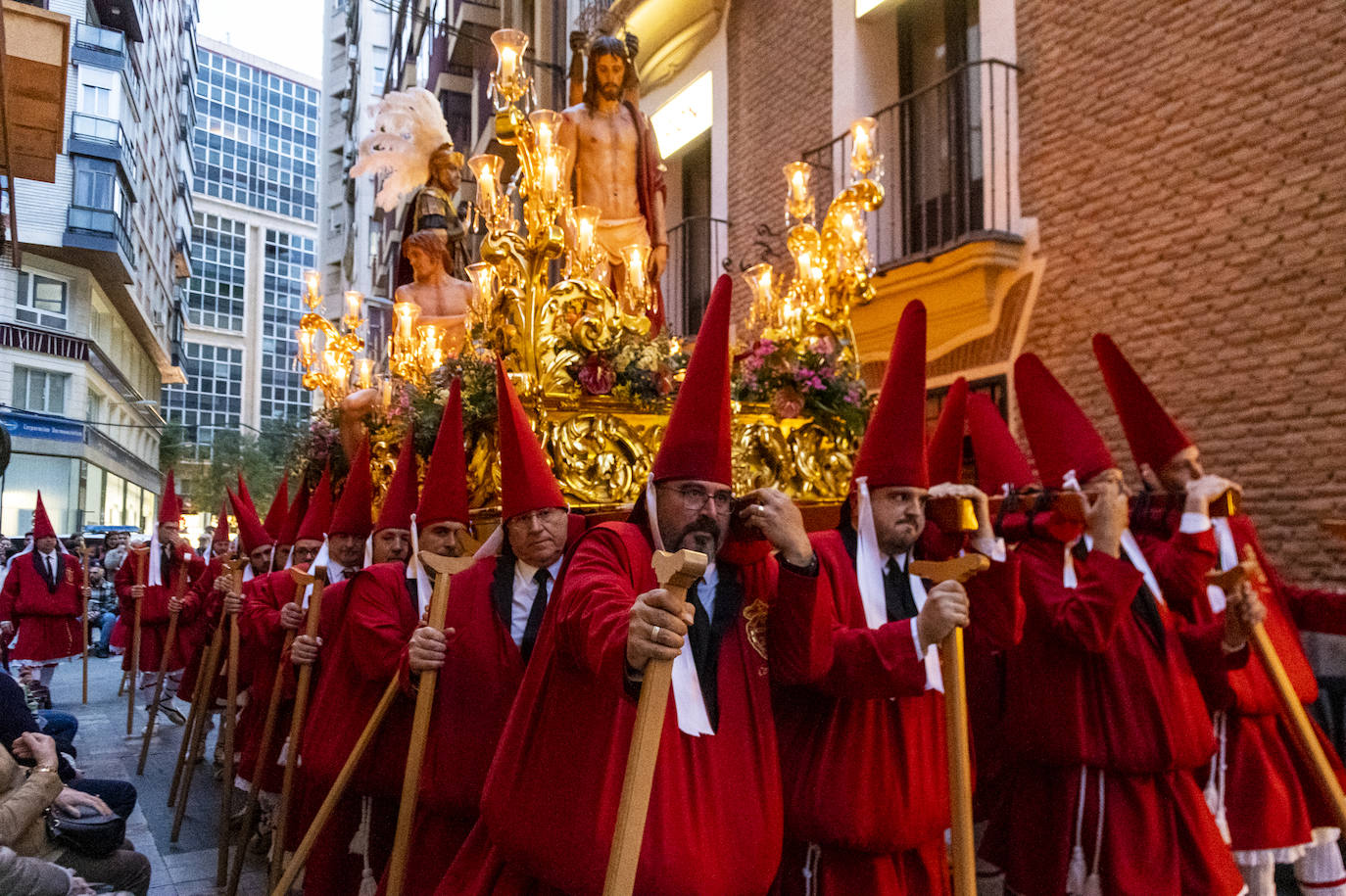 La procesión de la Caridad del Sábado de Pasión de Murcia, en imágenes