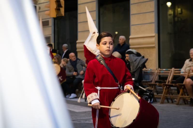 Una procesión de las mantillas en Orihuela pasada por agua