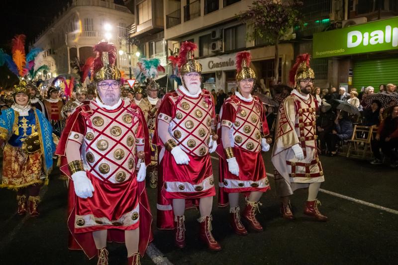 Una procesión de las mantillas en Orihuela pasada por agua