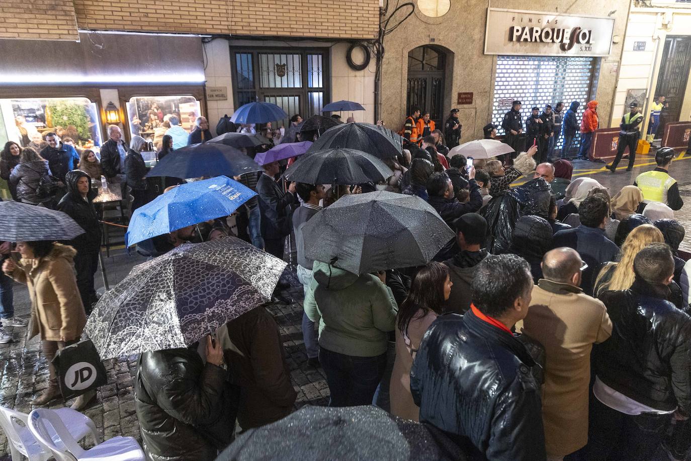 La lluvia obliga a suspender la procesión de La Burrica en Cartagena