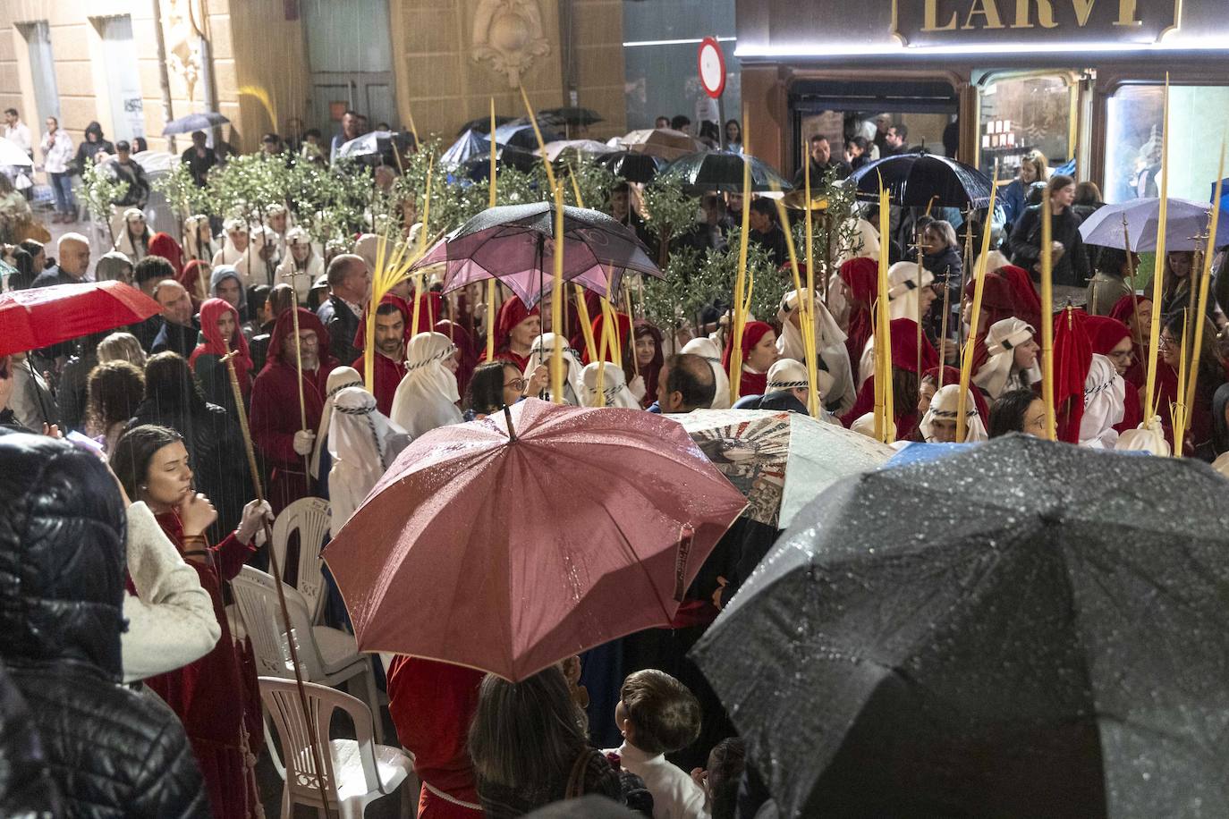 La lluvia obliga a suspender la procesión de La Burrica en Cartagena