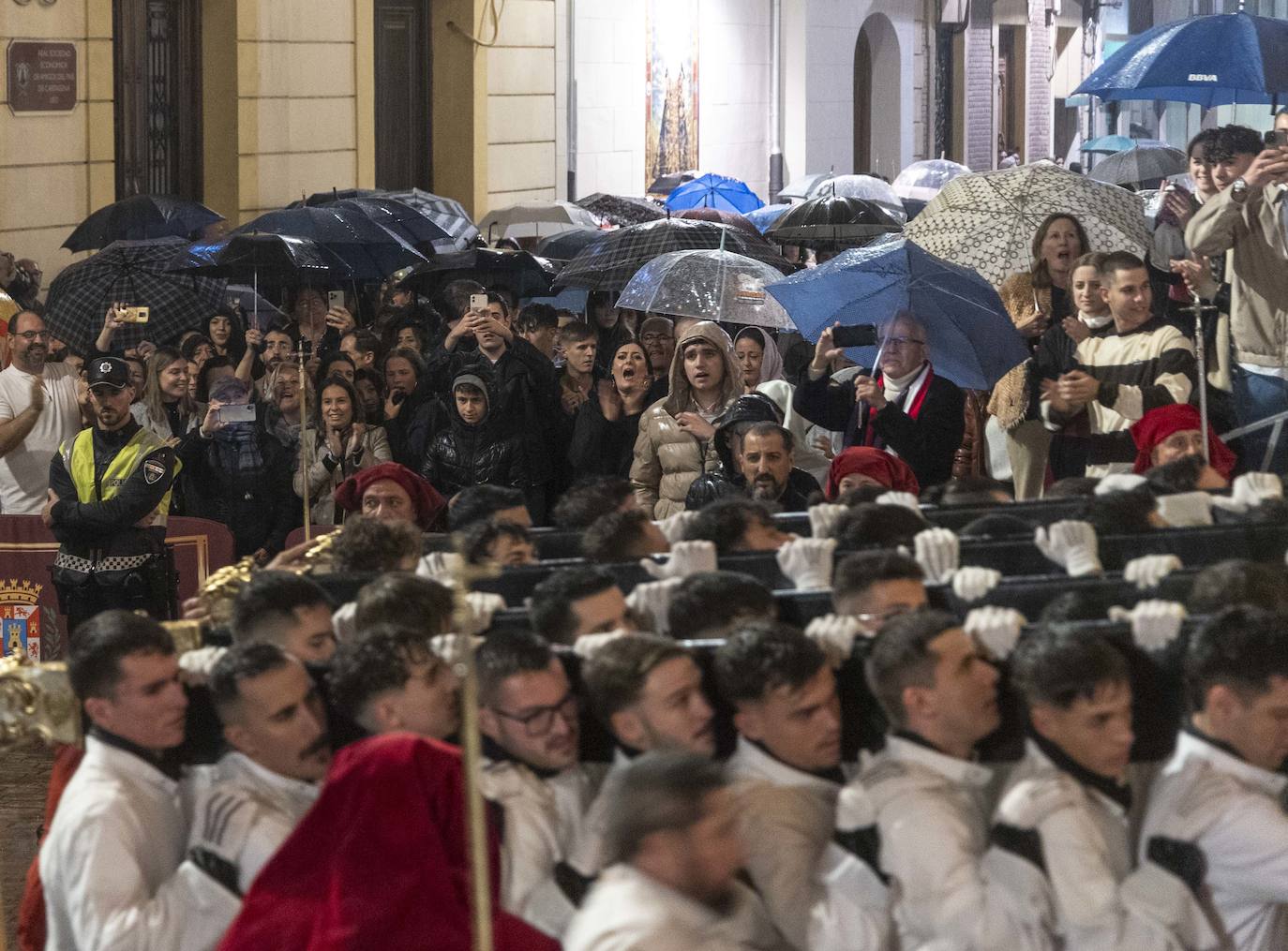 La lluvia obliga a suspender la procesión de La Burrica en Cartagena