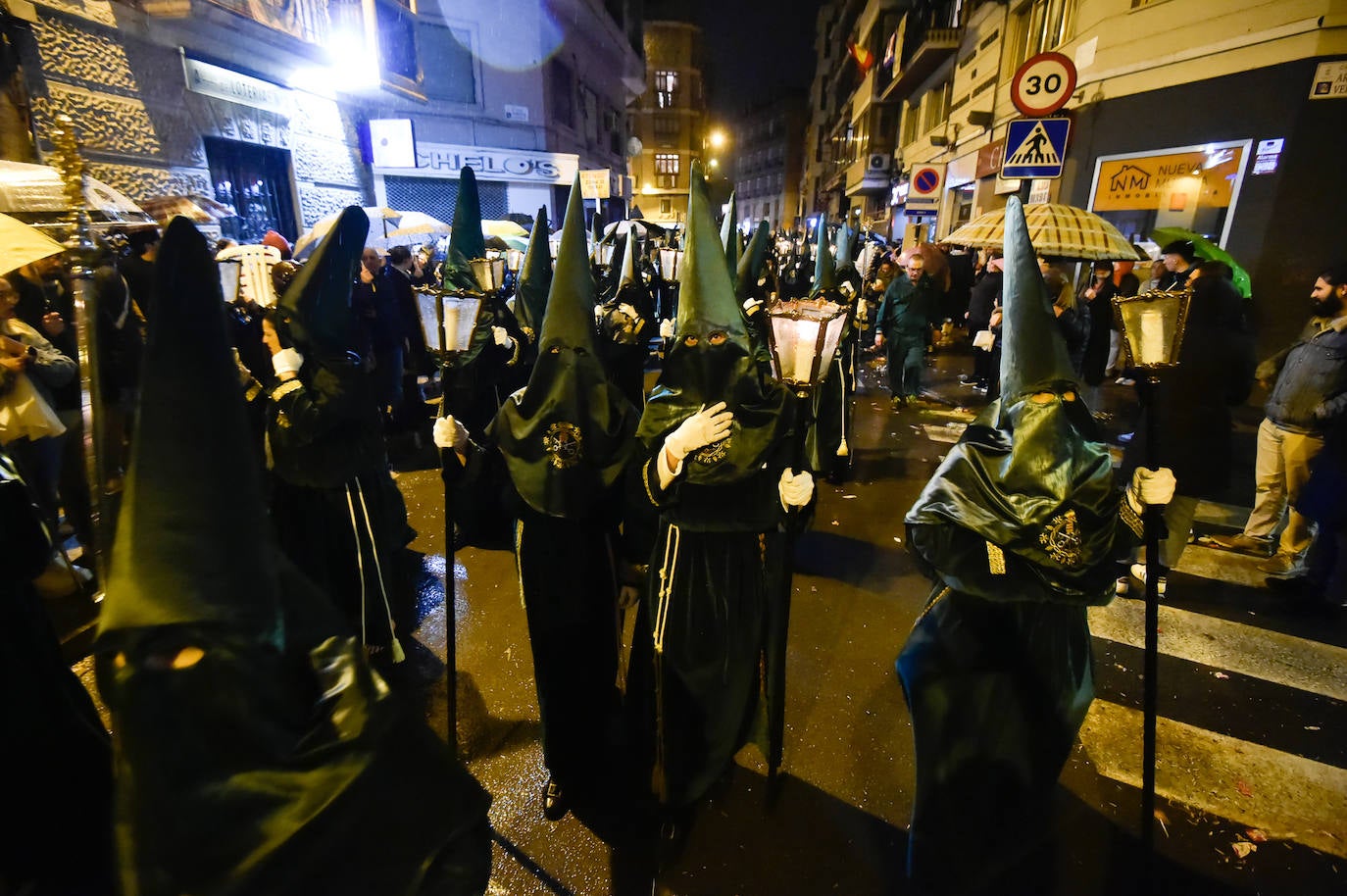 Suspendida la procesión del Cristo de la Esperanza en Murcia por la lluvia