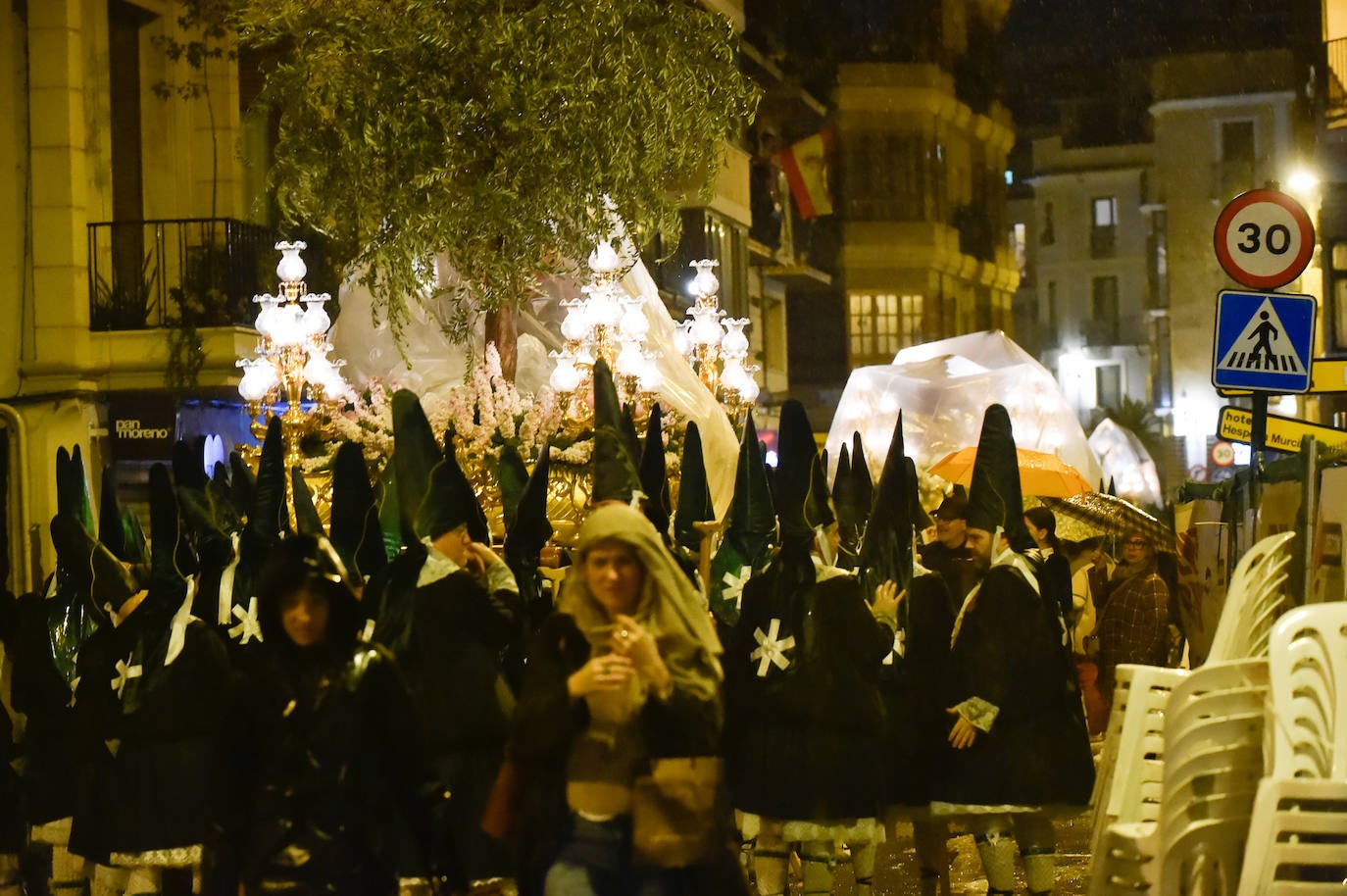 Suspendida la procesión del Cristo de la Esperanza en Murcia por la lluvia