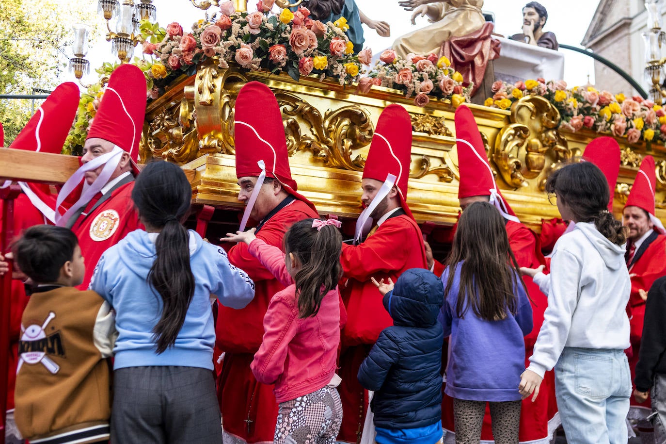 La procesión de los &#039;coloraos&#039;, en imágenes