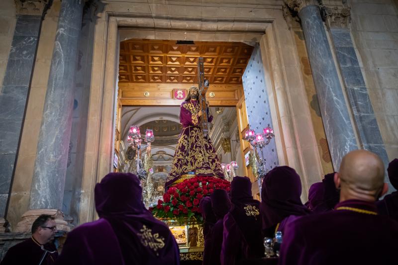 La procesión de Nuestro Padre Jesús de Orihuela, en imágenes